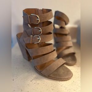 Qupid nude caged heels. Size 8.5